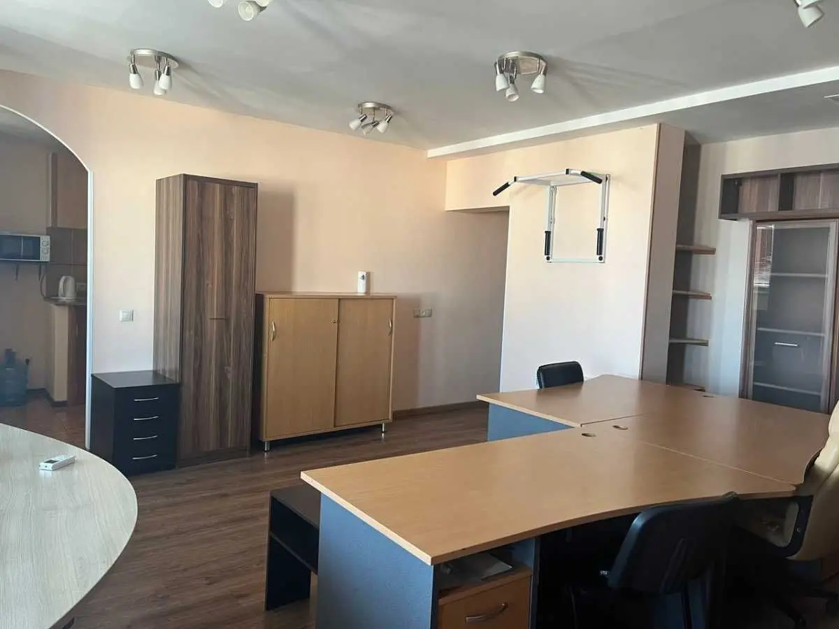 Фото Rent an office, Sribnokilska Street 22 Kyiv for long-term rent, price: 10001 UAH, code 6131