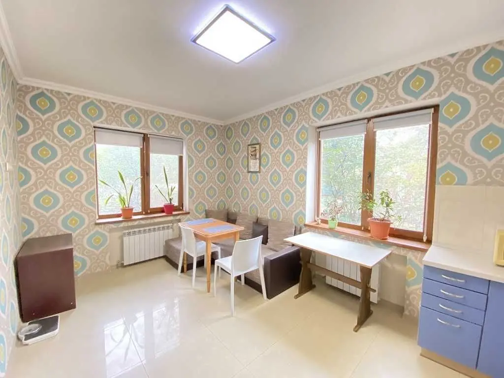 Фото Selling a house, 312 sq.m., Plodova street  Kyiv, price: 175000 USD, code 6134