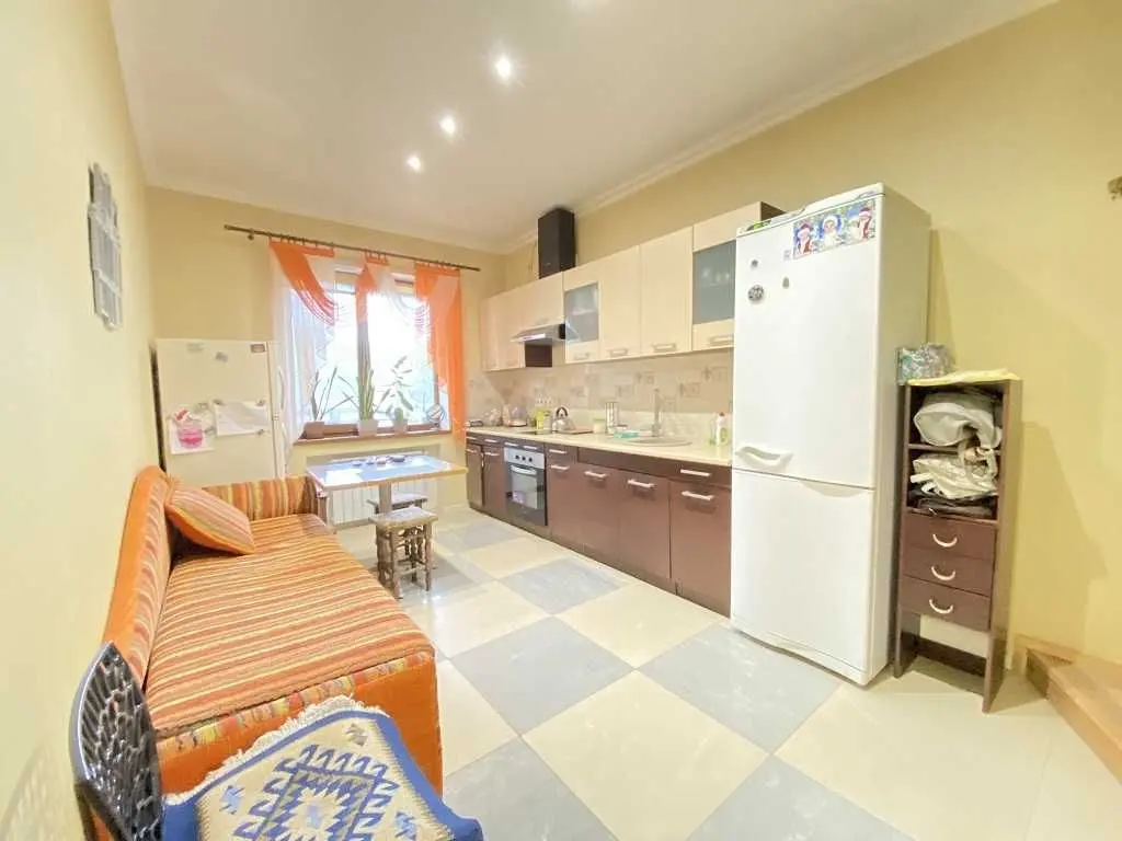Фото Selling a house, 312 sq.m., Plodova street  Kyiv, price: 175000 USD, code 6134