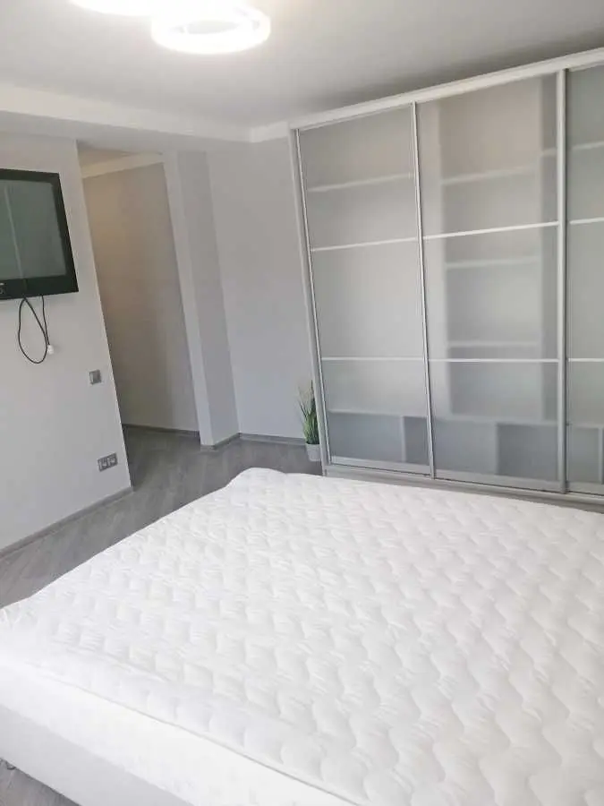 Фото Продаю 1 кімнатну квартиру, 35 кв. м, Лаврська вул. (Січневого повстання) 4 Київ, ціна: 78000 USD, код 6148