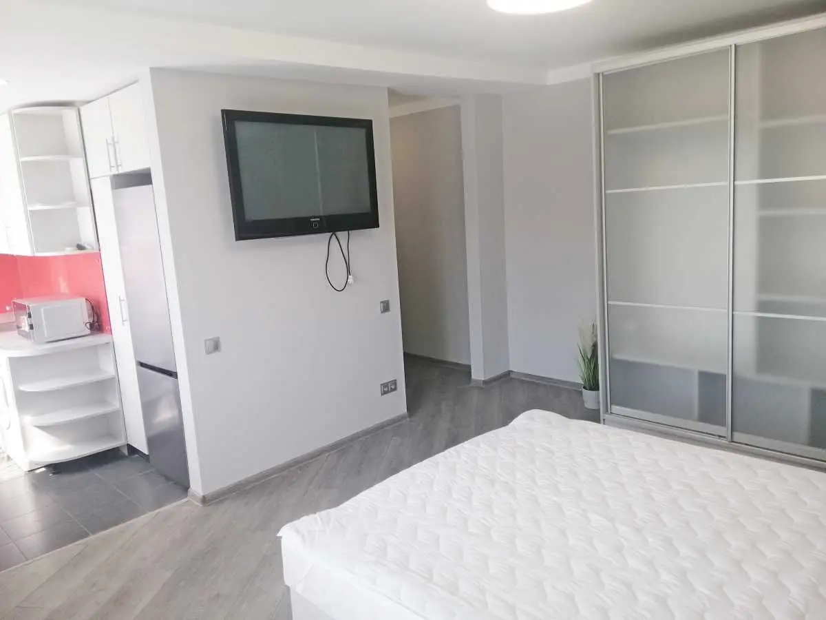 Фото Продаю 1 кімнатну квартиру, 35 кв. м, Лаврська вул. (Січневого повстання) 4 Київ, ціна: 78000 USD, код 6148
