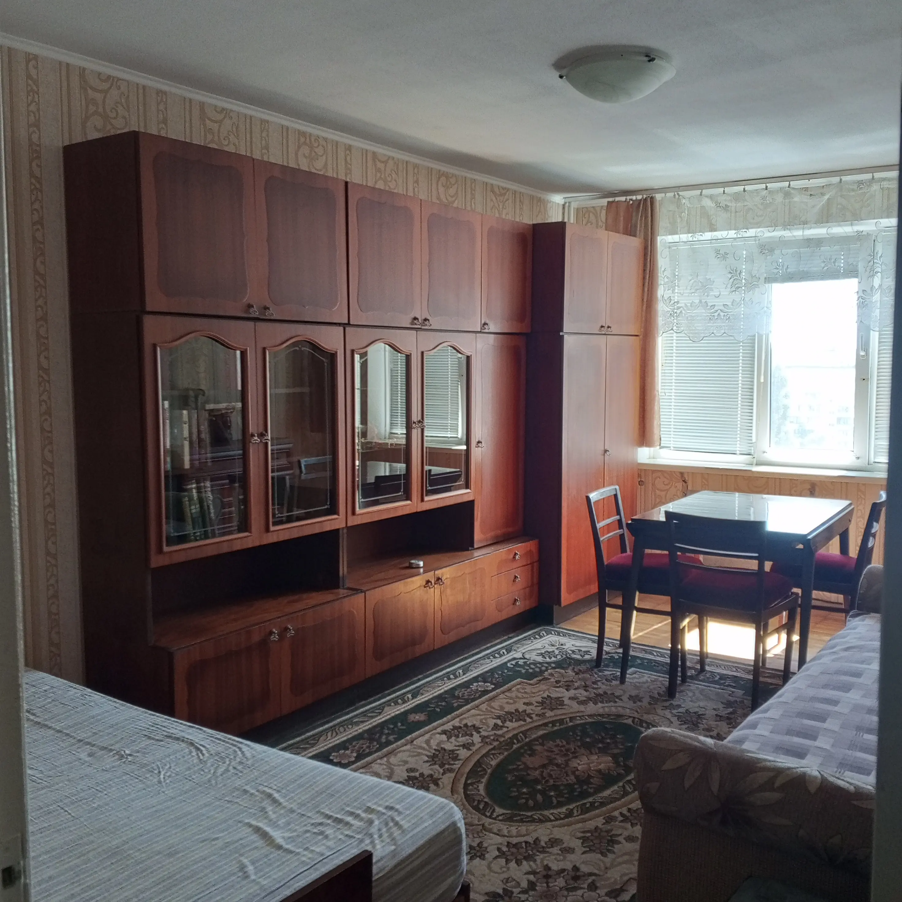 Фото Зняти 1 кімнатну квартиру, Свободи просп. 30а Київ в довгострокову оренду, ціна: 9000 UAH, код 6159