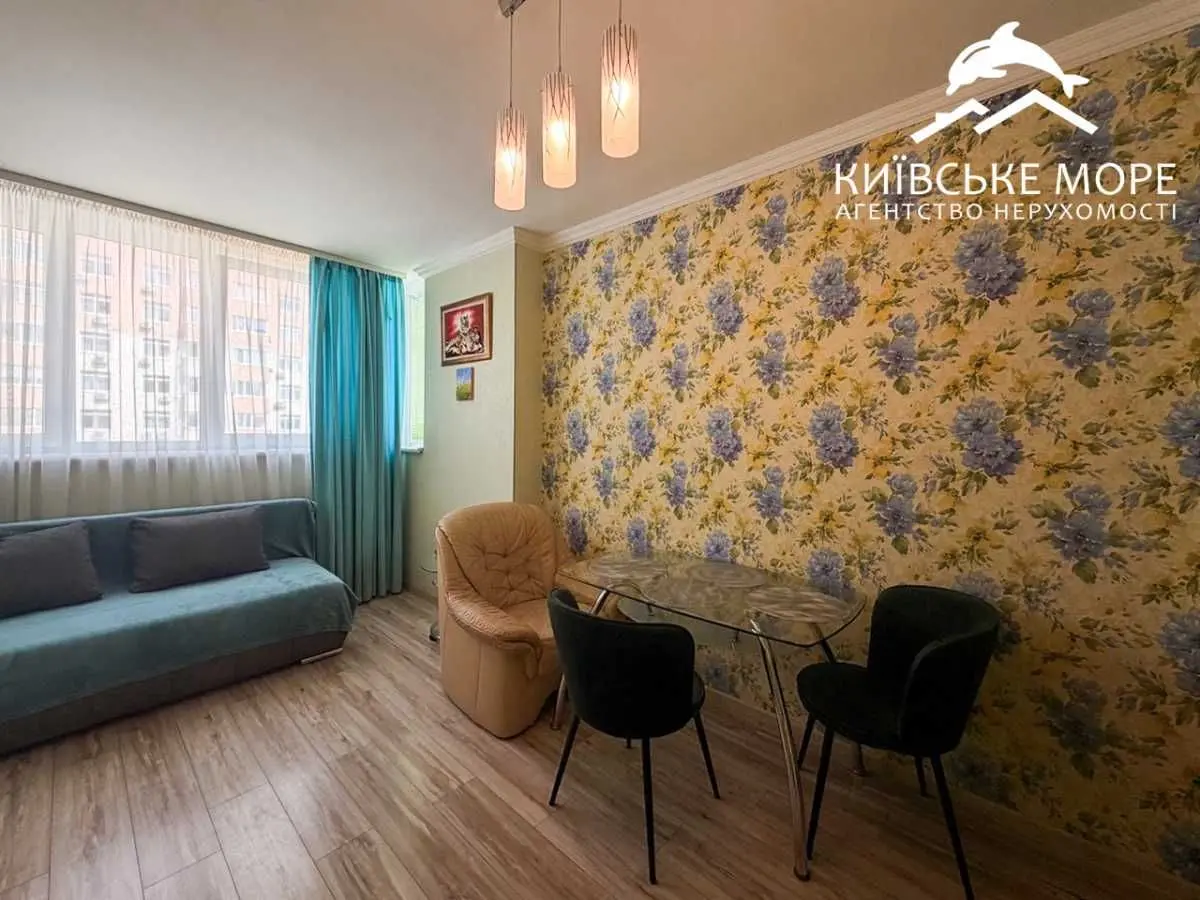 Фото Продаю 3 кімнатну квартиру, 43 кв. м, Воскресенська вул. 16А Київ, ціна: 100000 USD, код 6165