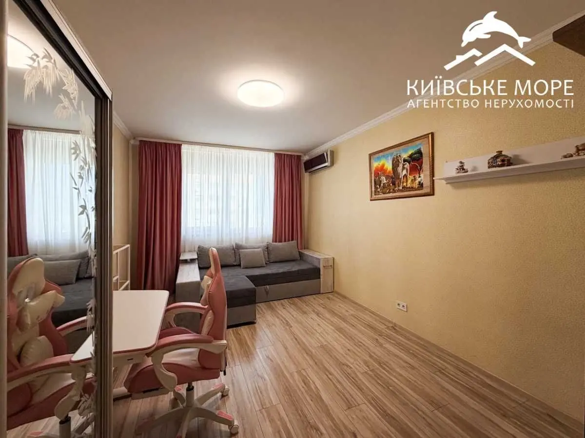 Фото Продаю 3 кімнатну квартиру, 43 кв. м, Воскресенська вул. 16А Київ, ціна: 100000 USD, код 6165