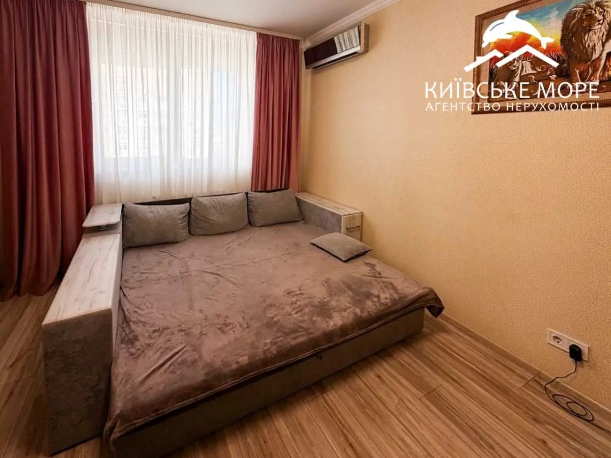 Фото Продаю 3 кімнатну квартиру, 43 кв. м, Воскресенська вул. 16А Київ, ціна: 100000 USD, код 6165