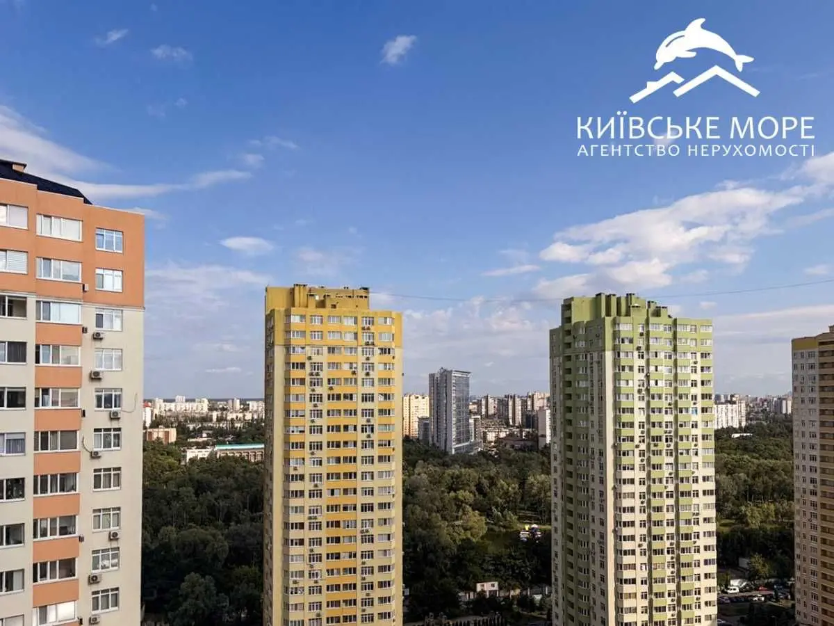Фото Продаю 3 кімнатну квартиру, 43 кв. м, Воскресенська вул. 16А Київ, ціна: 100000 USD, код 6165