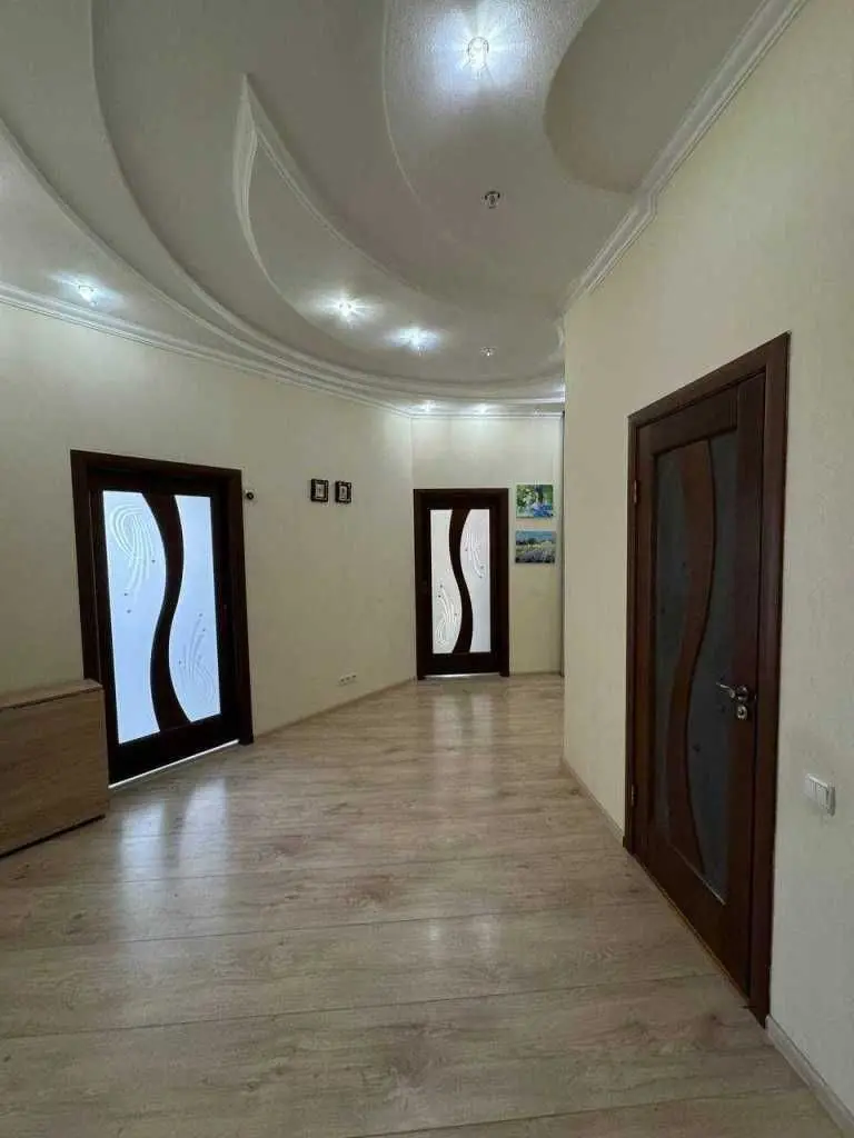 Фото Продаю 2 кімнатну квартиру, 64 кв. м, Ковальський пров.  Біла Церква, ціна: 95000 USD, код 6172
