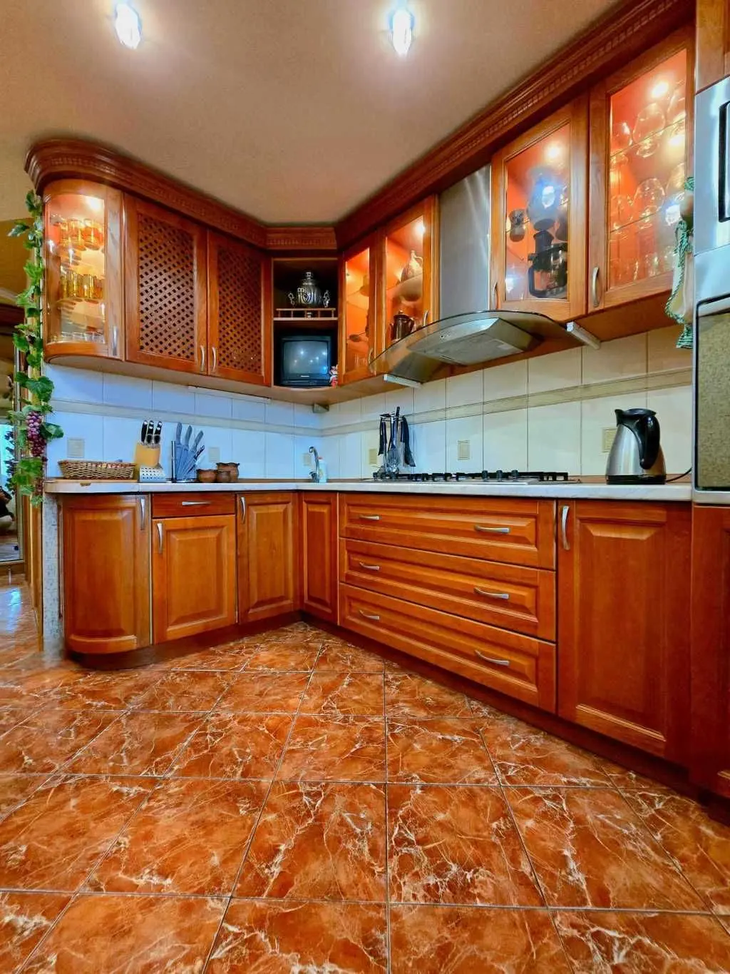 Фото Продаю 2-комнатную квартиру, 67 кв. м, Академический пер.  Белая Церковь, цена: 78000 USD, код 6183
