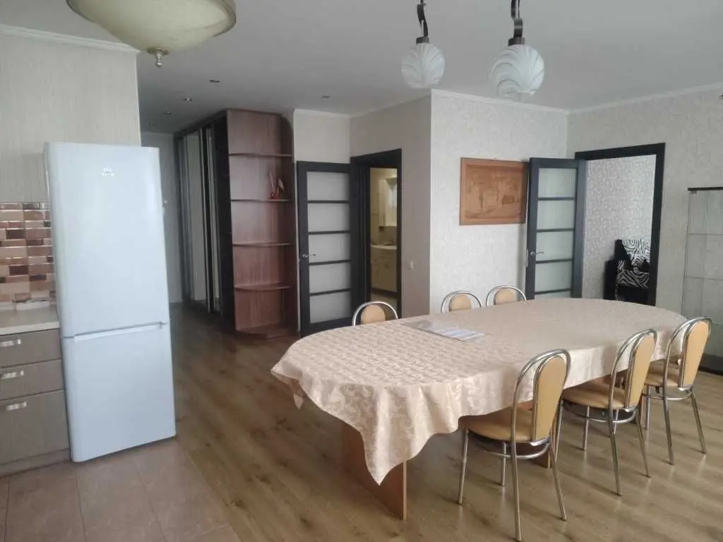 Фото Rent a 3-room apartment, Mykoly Bazhana Avenue  Kyiv for long-term rent, price: 28000 UAH, code 6197