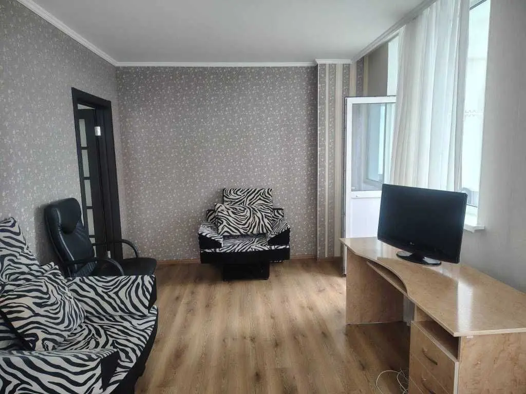 Фото Rent a 3-room apartment, Mykoly Bazhana Avenue  Kyiv for long-term rent, price: 28000 UAH, code 6197