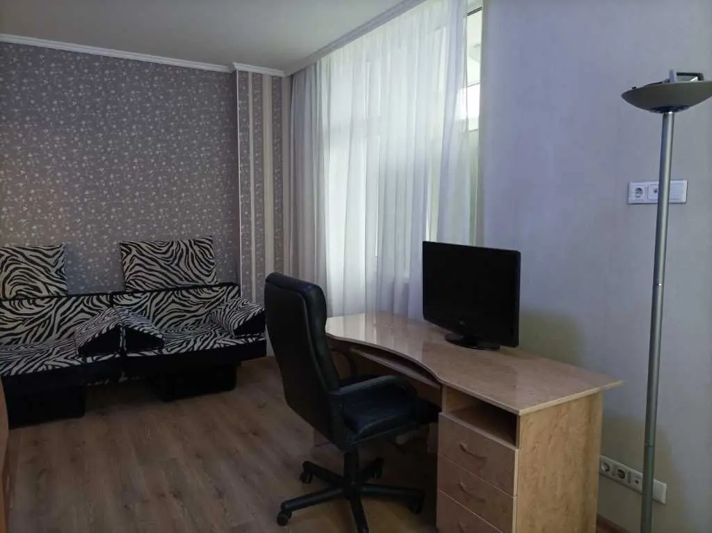 Фото Rent a 3-room apartment, Mykoly Bazhana Avenue  Kyiv for long-term rent, price: 28000 UAH, code 6197