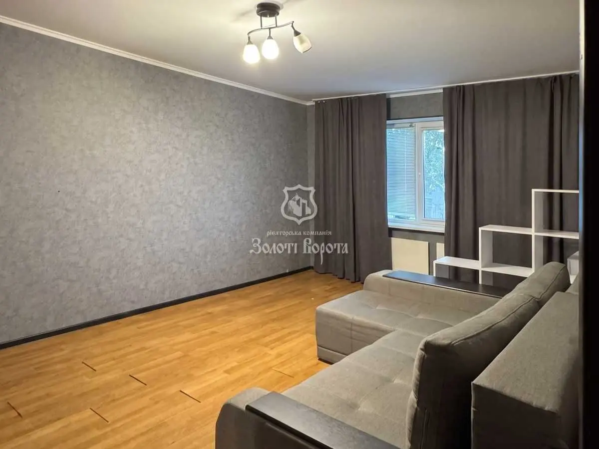 Фото Selling a 1-room apartment, 38.6 sq.m., Vitchyznyana street  Rohoziv, price: 27000 USD, code 6202