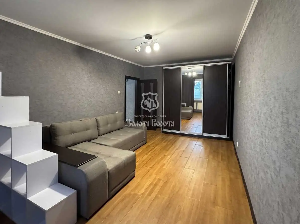 Фото Selling a 1-room apartment, 38.6 sq.m., Vitchyznyana street  Rohoziv, price: 27000 USD, code 6202