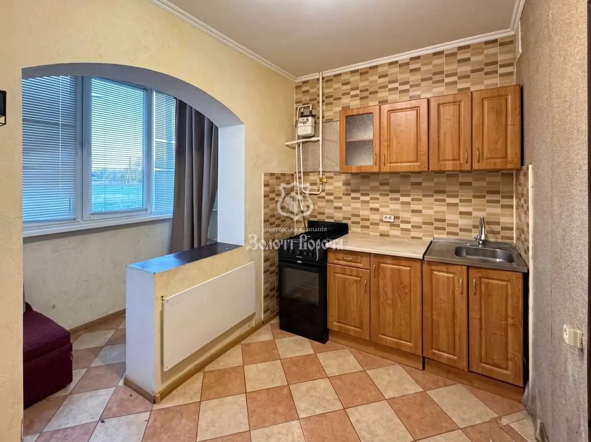 Фото Selling a 1-room apartment, 38.6 sq.m., Vitchyznyana street  Rohoziv, price: 27000 USD, code 6202