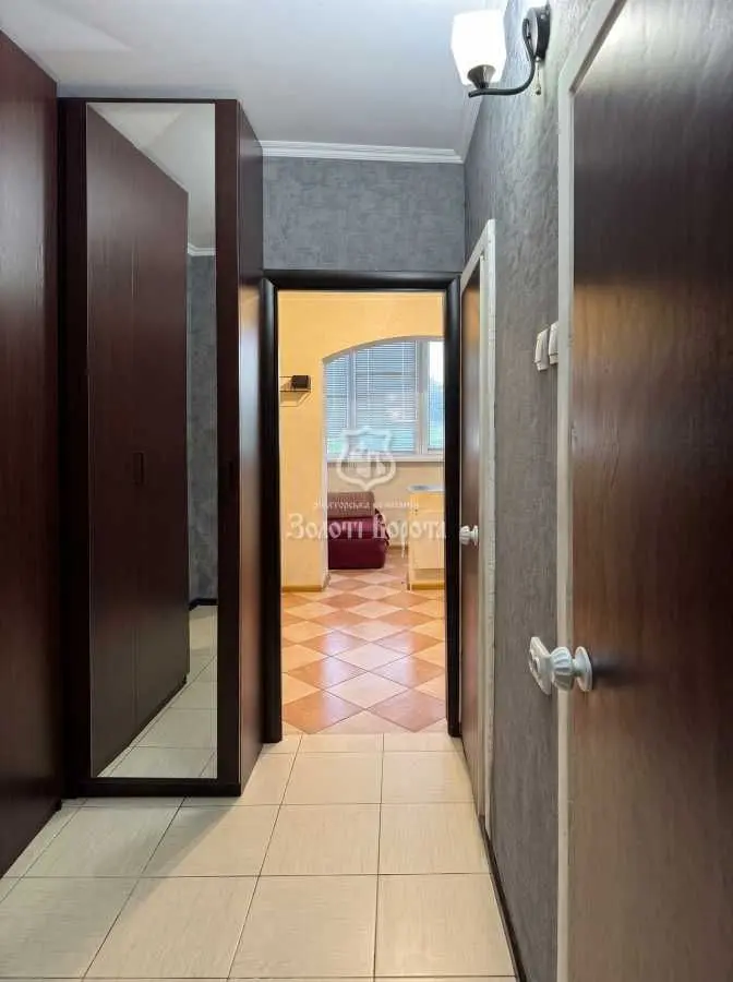 Фото Selling a 1-room apartment, 38.6 sq.m., Vitchyznyana street  Rohoziv, price: 27000 USD, code 6202