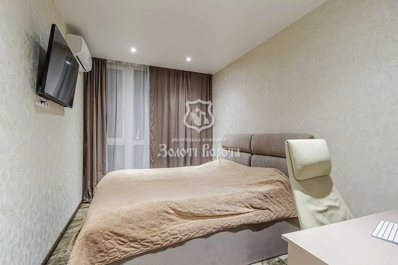 Фото Продаю 1-комнатную квартиру, 48 кв. м, Каменская ул. (Днепродзержинская)  Киев, цена: 49900 USD, код 6215