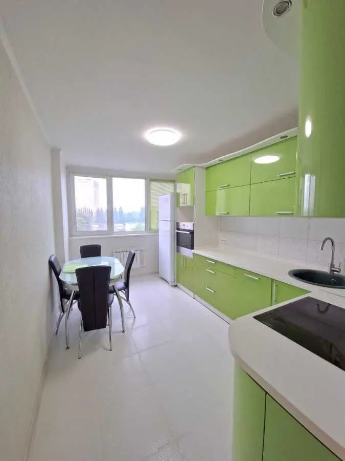 Фото Продаю 3 кімнатну квартиру, 71.6 кв. м, Моторна вул.  Київ, ціна: 87000 USD, код 6245