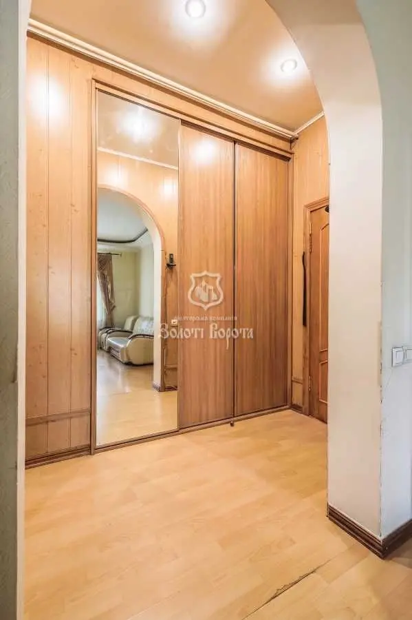Фото Продаю 2-комнатную квартиру, 48.5 кв. м, Академіка Книшова ул. (Амурская)  Киев, цена: 80000 USD, код 6305