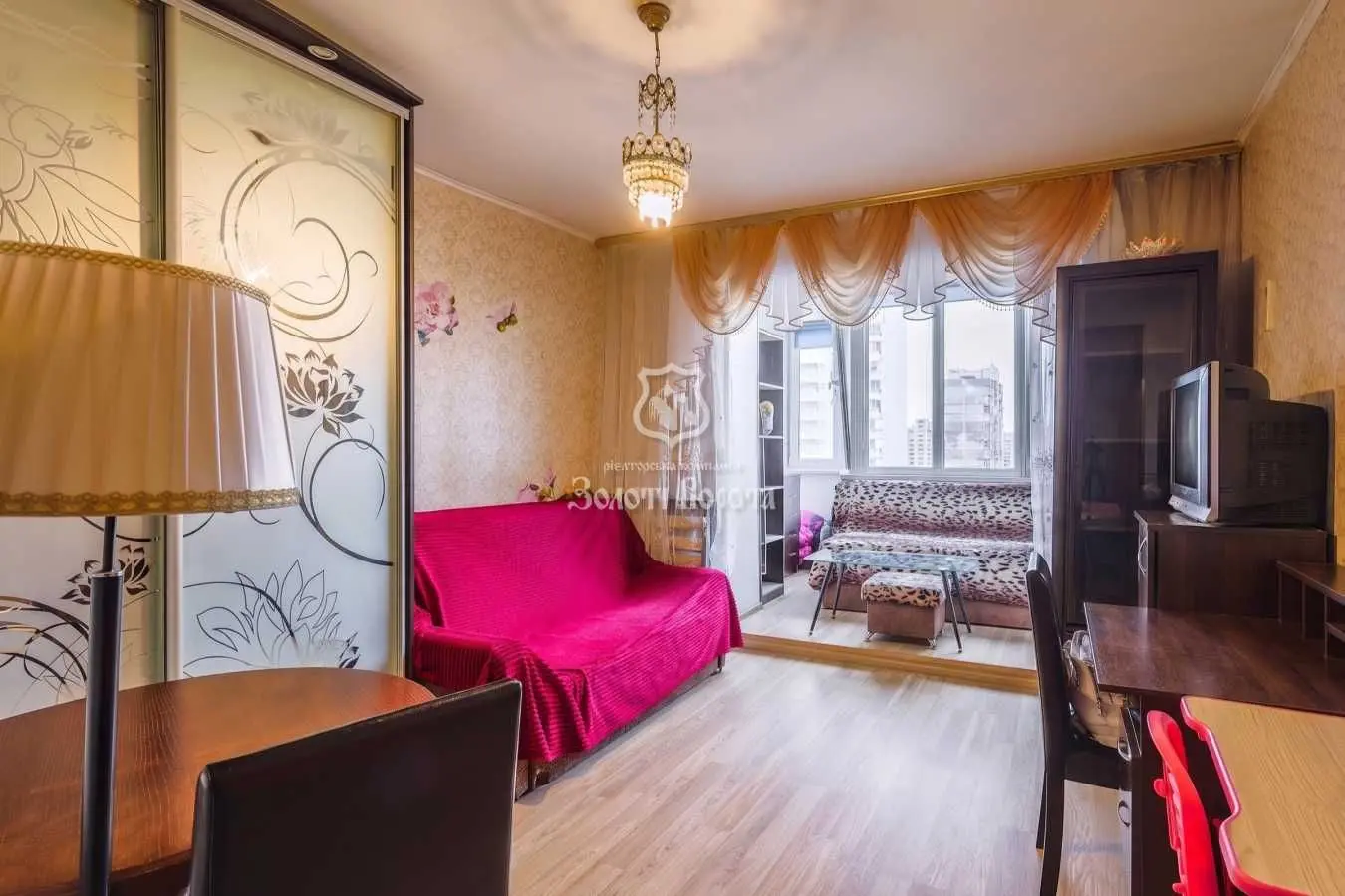 Фото Продаю 1 кімнатну квартиру, 33 кв. м, Милославська вул. 17а Київ, ціна: 46000 USD, код 6306