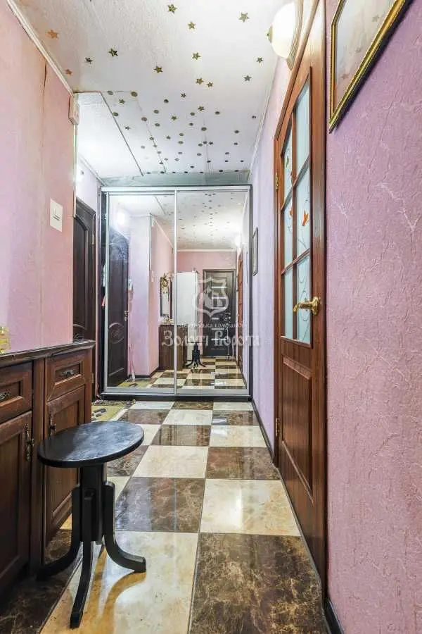 Фото Продаю 1 кімнатну квартиру, 33 кв. м, Милославська вул. 17а Київ, ціна: 46000 USD, код 6306