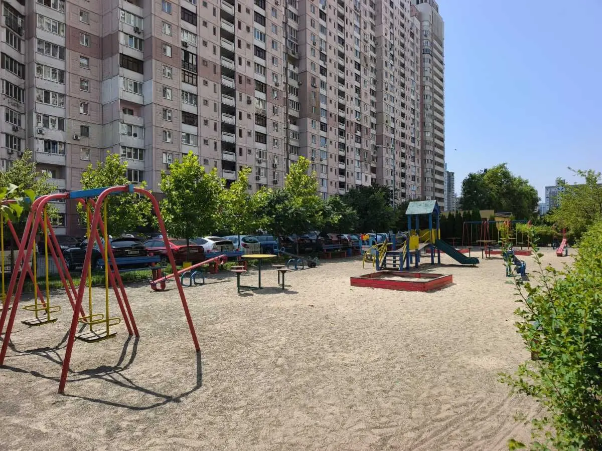 Фото Продаю 3 кімнатну квартиру, 98.2 кв. м, Здолбунівська вул. 13 Київ, ціна: 145000 USD, код 6312