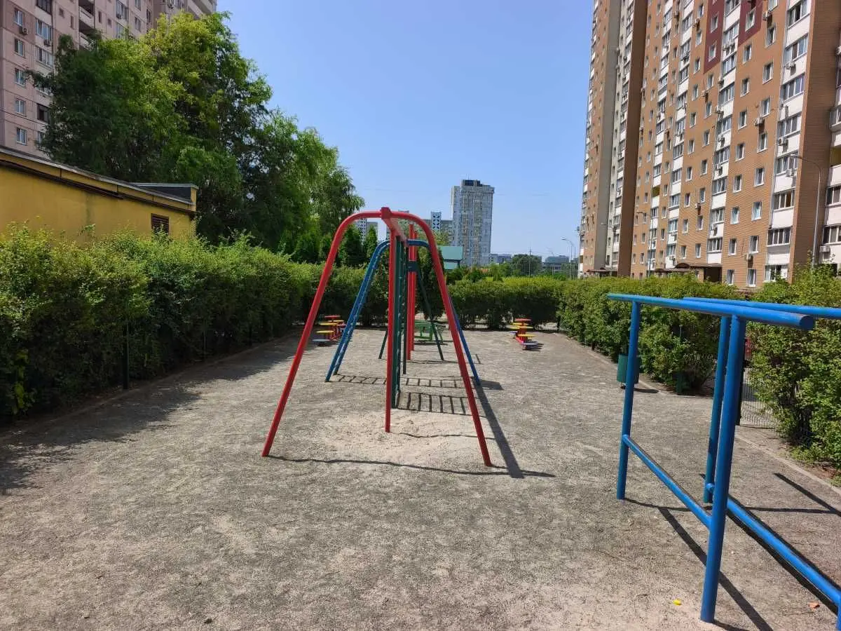 Фото Продаю 3 кімнатну квартиру, 98.2 кв. м, Здолбунівська вул. 13 Київ, ціна: 145000 USD, код 6312