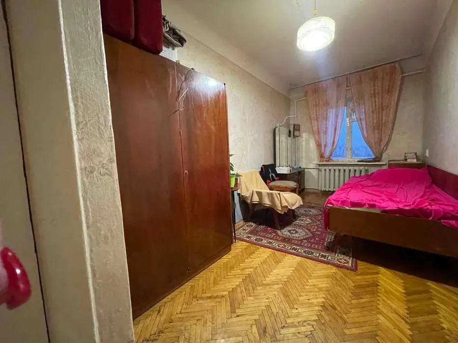 Фото Продаю 2 кімнатну квартиру, 46 кв. м, Будівельників вул. 40 Київ, ціна: 45000 $, код 6315