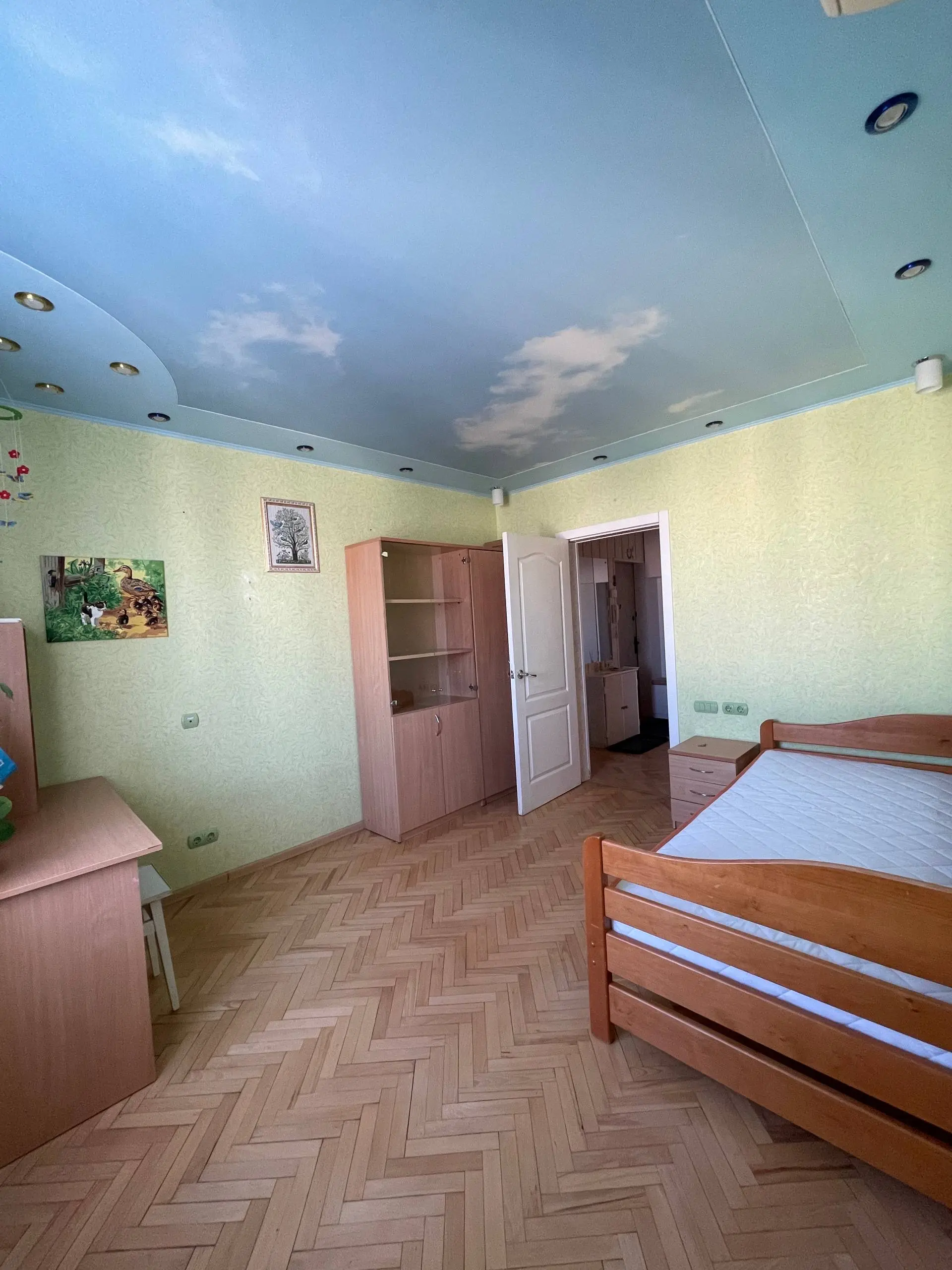 Фото Зняти 3 кімнатну квартиру, Ревуцького вул. 10/2 Київ в довгострокову оренду, ціна: 19000 UAH, код 6328