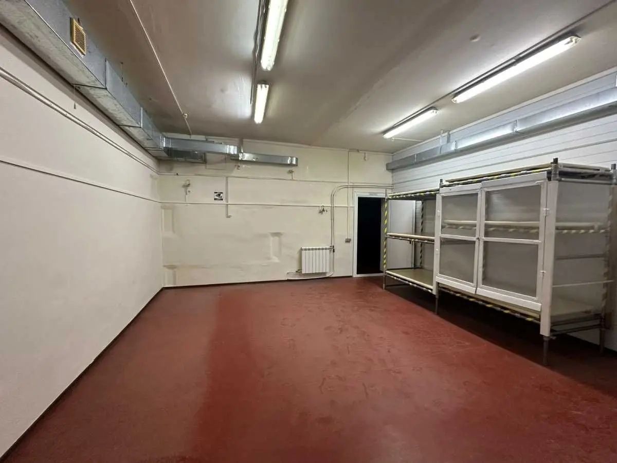 Фото Продаю склад, 320 кв. м, Прирічна вул.  Київ, ціна: 800 USD, код 6330