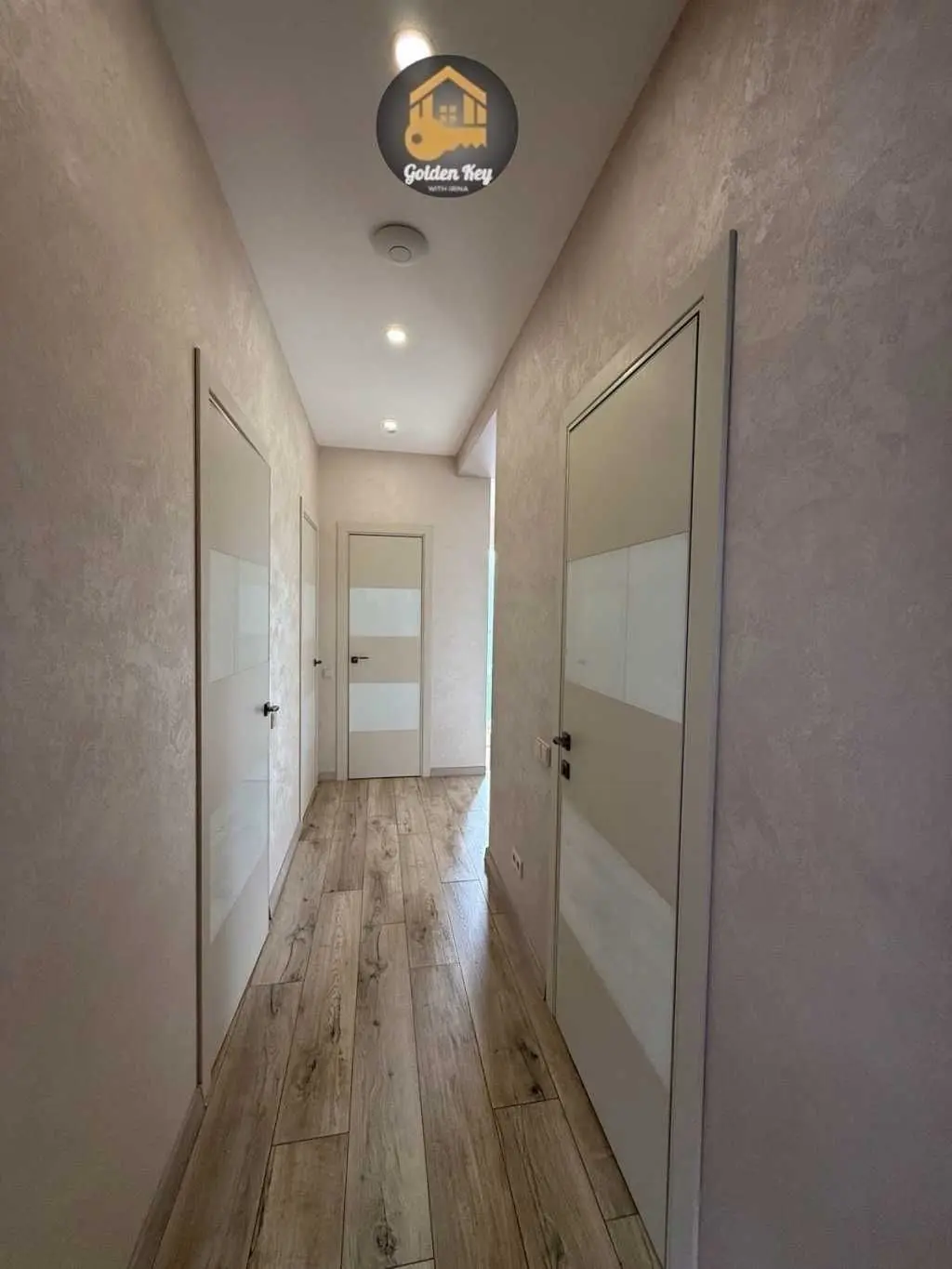 Фото Продаю дом, 250 кв. м, Іванковичі, цена: 385000 USD, код 6338