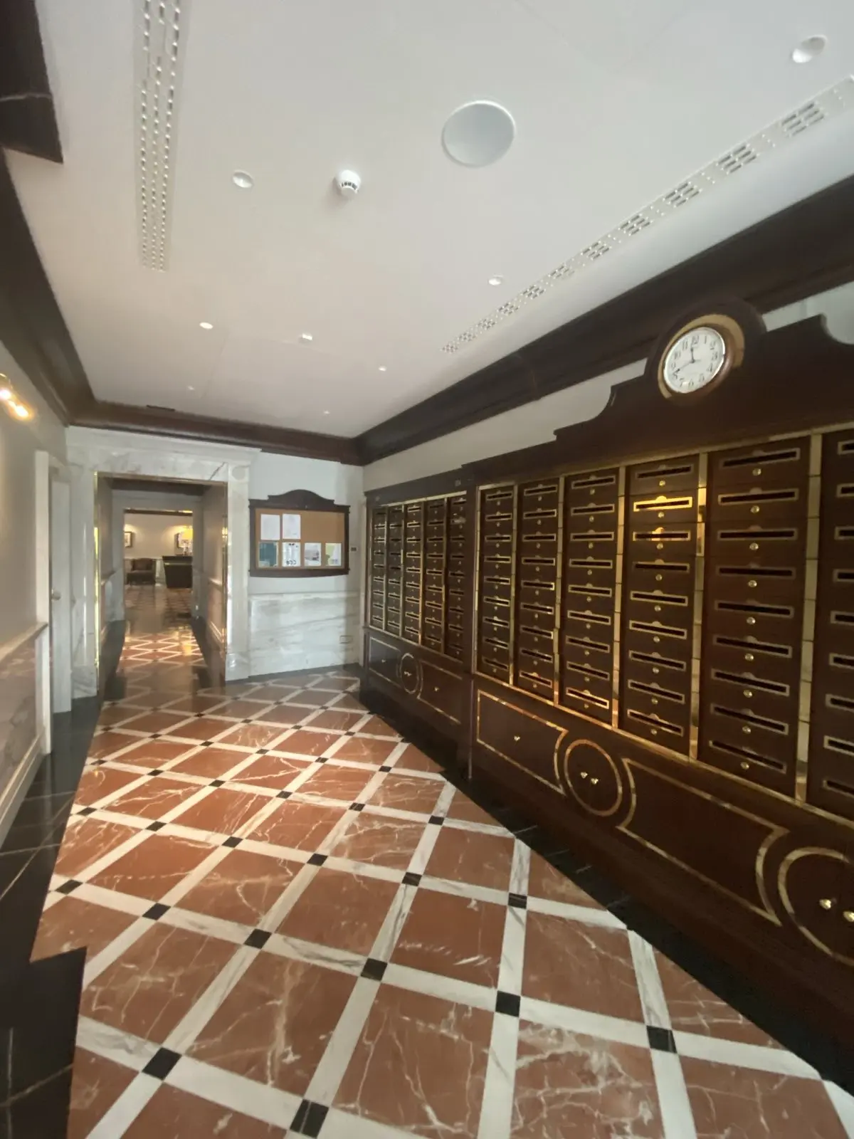 Фото Продаю 5-комнатную квартиру, 392.78 кв. м, Оболонский просп. 26 Киев, цена: 1252850 $, код 6352