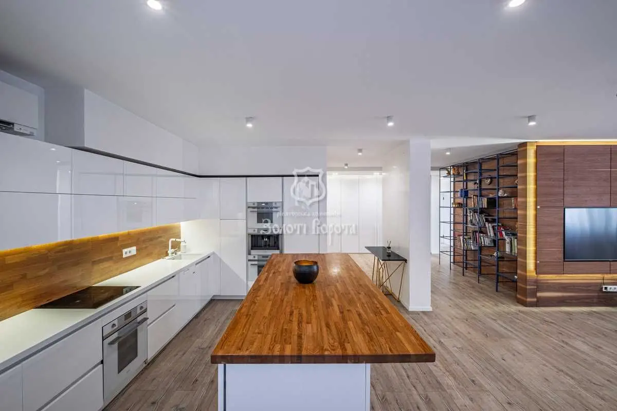 Фото Selling a 3-room apartment, 117.5 sq.m., Anny Akhmatovoi Street 13д Kyiv, price: 189000 USD, code 6355