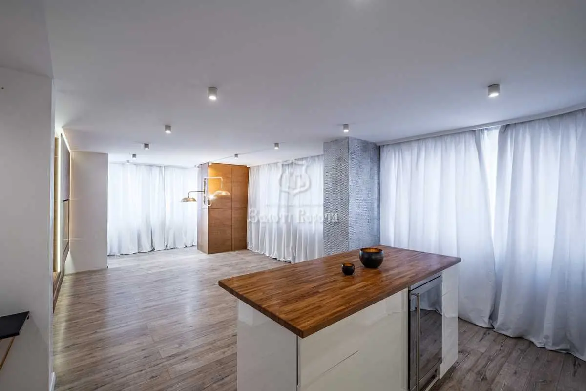 Фото Selling a 3-room apartment, 117.5 sq.m., Anny Akhmatovoi Street 13д Kyiv, price: 189000 USD, code 6355
