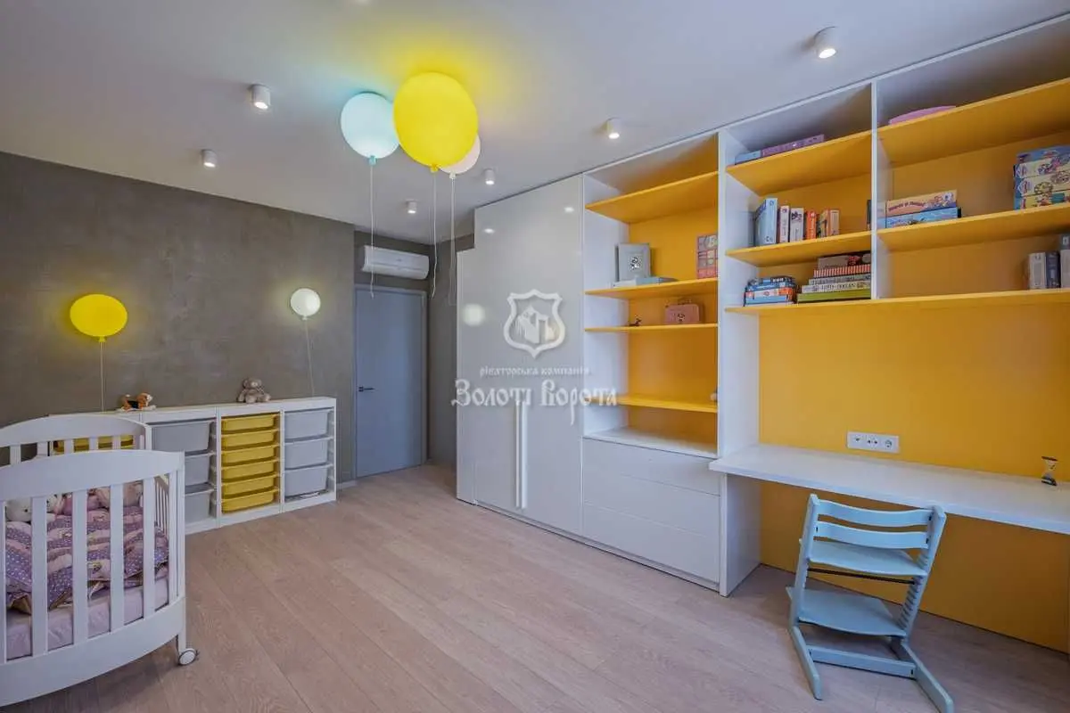Фото Selling a 3-room apartment, 117.5 sq.m., Anny Akhmatovoi Street 13д Kyiv, price: 189000 USD, code 6355