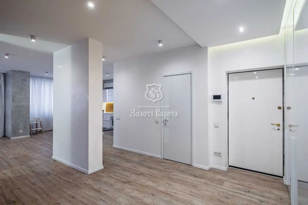 Фото Selling a 3-room apartment, 117.5 sq.m., Anny Akhmatovoi Street 13д Kyiv, price: 189000 USD, code 6355