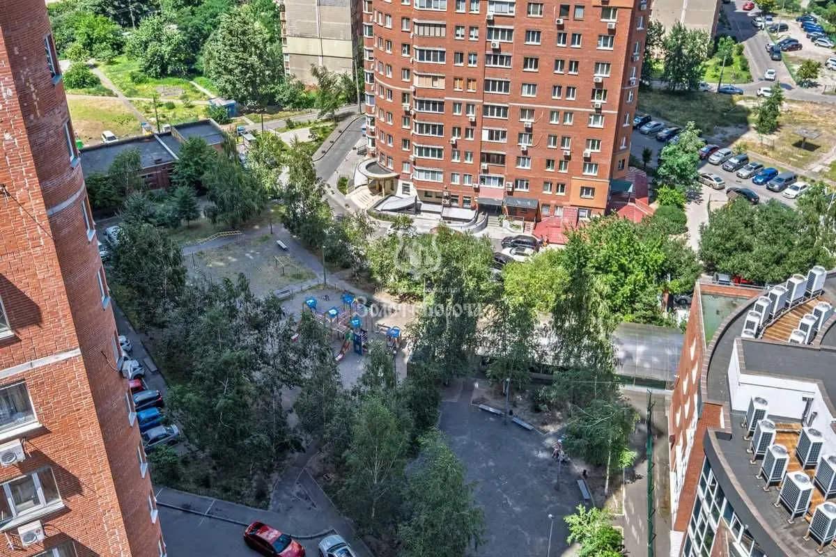 Фото Selling a 3-room apartment, 117.5 sq.m., Anny Akhmatovoi Street 13д Kyiv, price: 189000 USD, code 6355