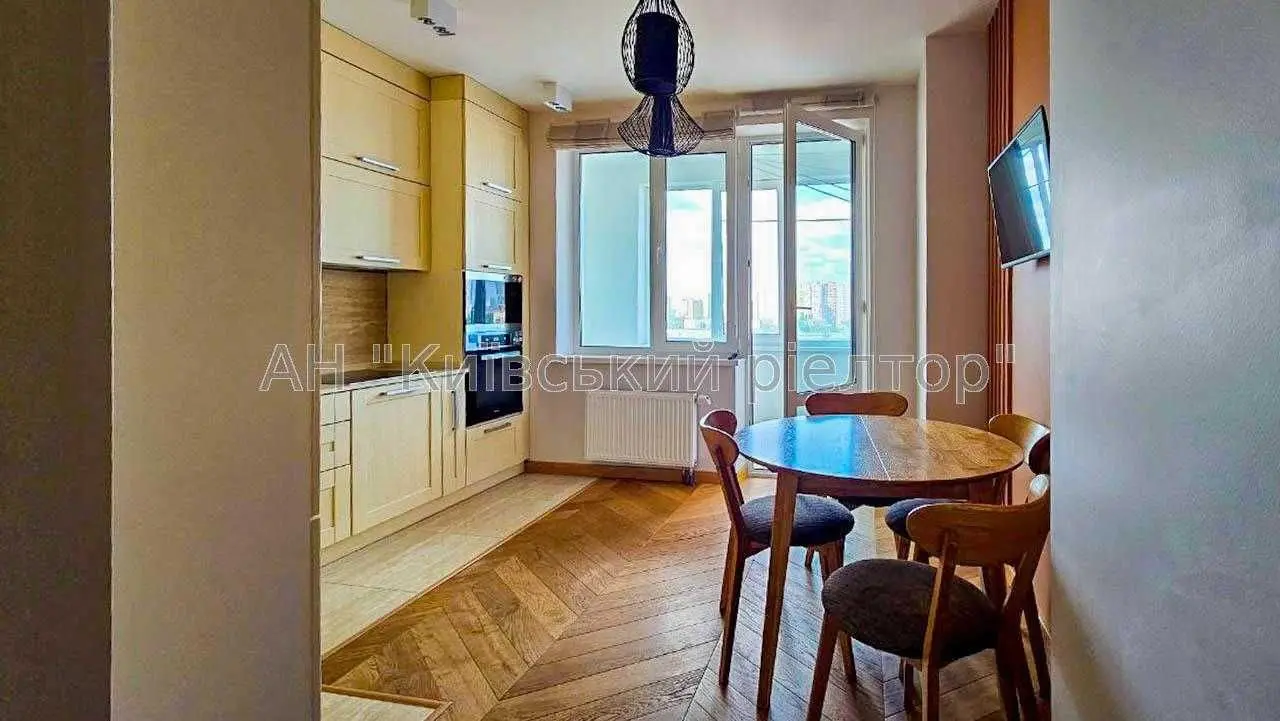 Фото Продаю 3 кімнатну квартиру, 106.9 кв. м, Голосіївський просп. (40-річчя Жовтня)  Київ, ціна: 260000 USD, код 6370
