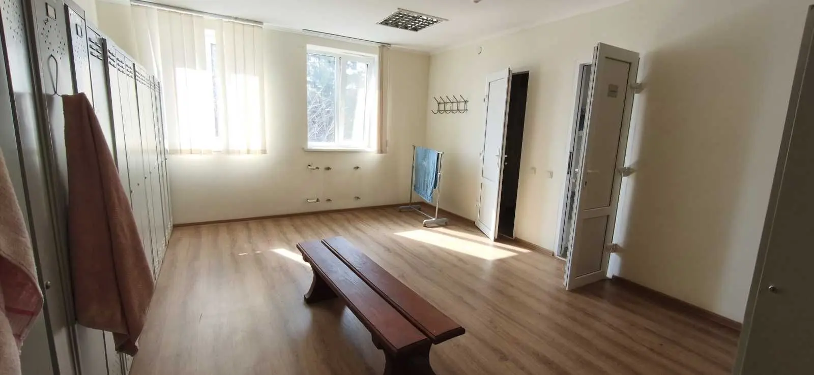 Фото Продаю склад, 1835 кв. м, Василя Довгича вул.  Мотижин, ціна: 720000 USD, код 6382