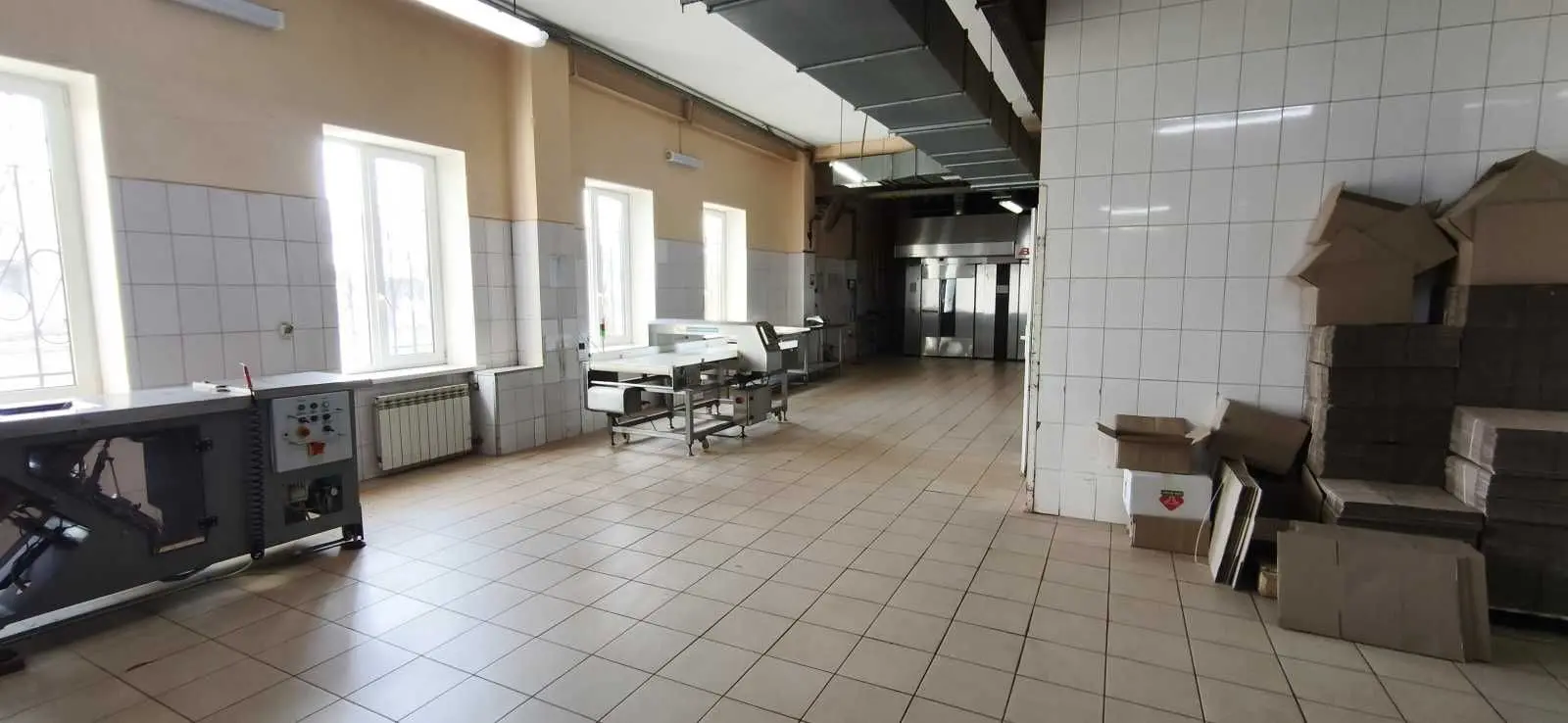 Фото Продаю склад, 1835 кв. м, Василя Довгича вул.  Мотижин, ціна: 720000 USD, код 6382