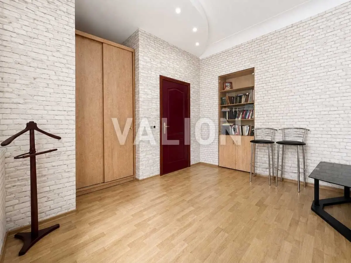 Фото Продаю 2 кімнатну квартиру, 42 кв. м, Оболонська вул. 39 Київ, ціна: 76500 USD, код 6394