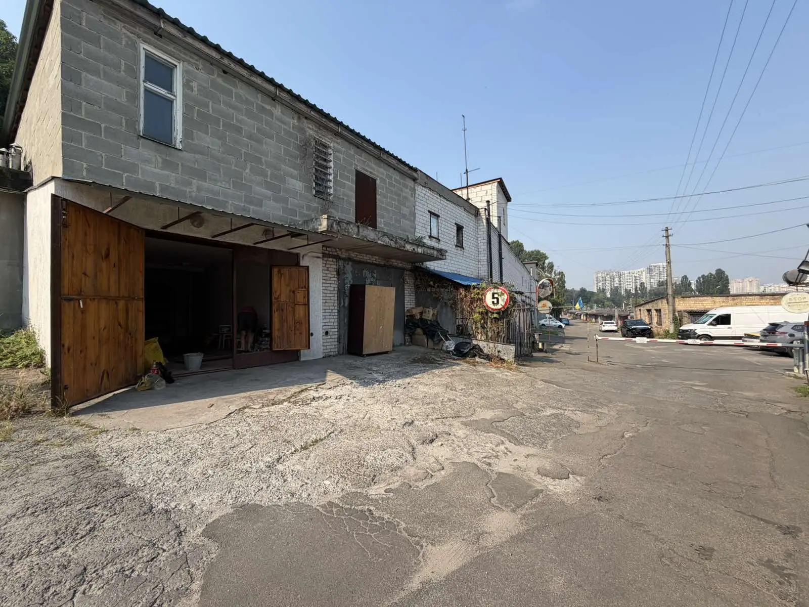 Фото Продаю парковочное место, гараж, 64 кв. м, Уманская ул. 14 Киев, цена: 19200 $, код 6399