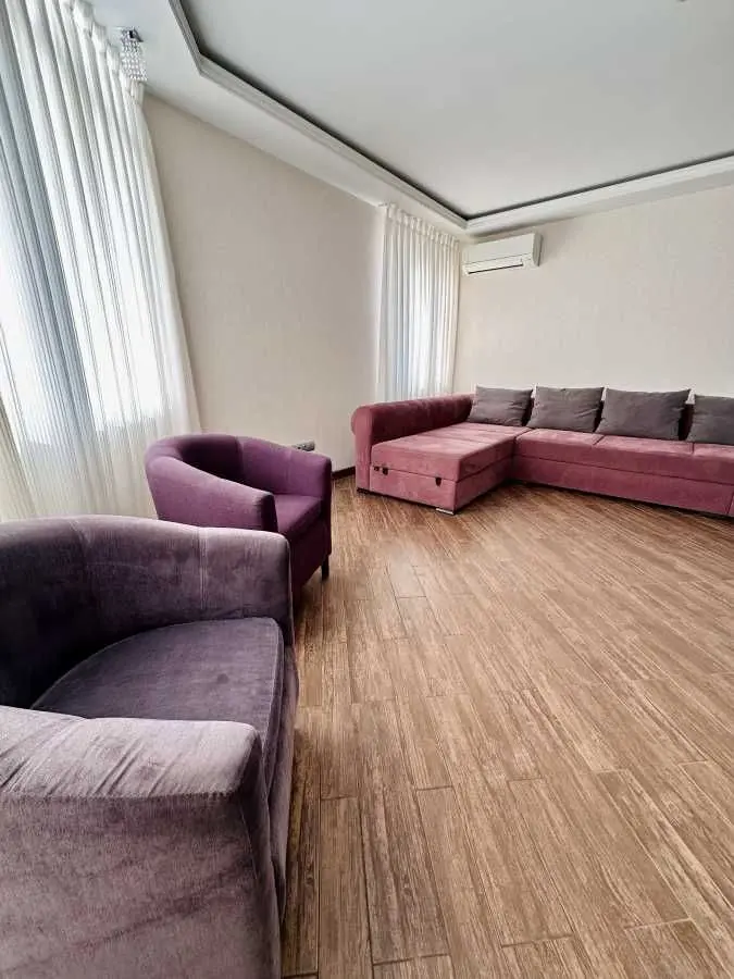 Фото Зняти 2 кімнатну квартиру, Дегтярівська вул.  Київ в довгострокову оренду, ціна: 700 USD, код 6400