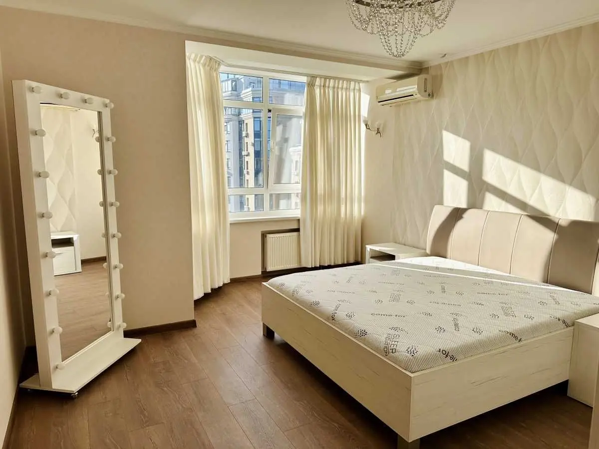 Фото Зняти 2 кімнатну квартиру, Дегтярівська вул.  Київ в довгострокову оренду, ціна: 700 USD, код 6400