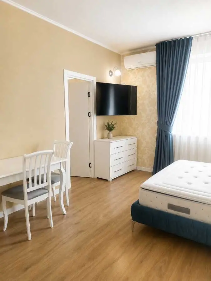 Фото Зняти 2 кімнатну квартиру, Старонаводницька вул. 4 Київ в довгострокову оренду, ціна: 27000 UAH, код 6408