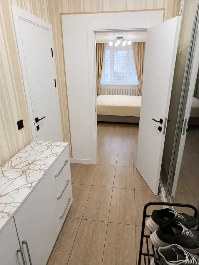 Фото Зняти 2 кімнатну квартиру, Старонаводницька вул. 4 Київ в довгострокову оренду, ціна: 27000 UAH, код 6408