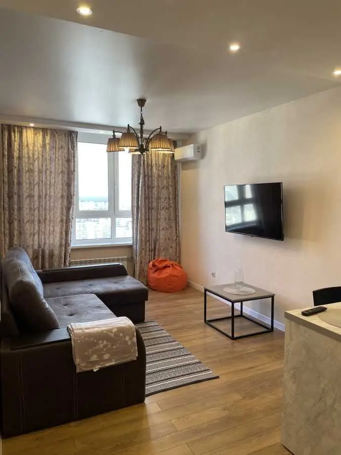Фото Rent a 1-room apartment, Dragomanova Street 10 Kyiv for long-term rent, price: 17000 UAH, code 6422