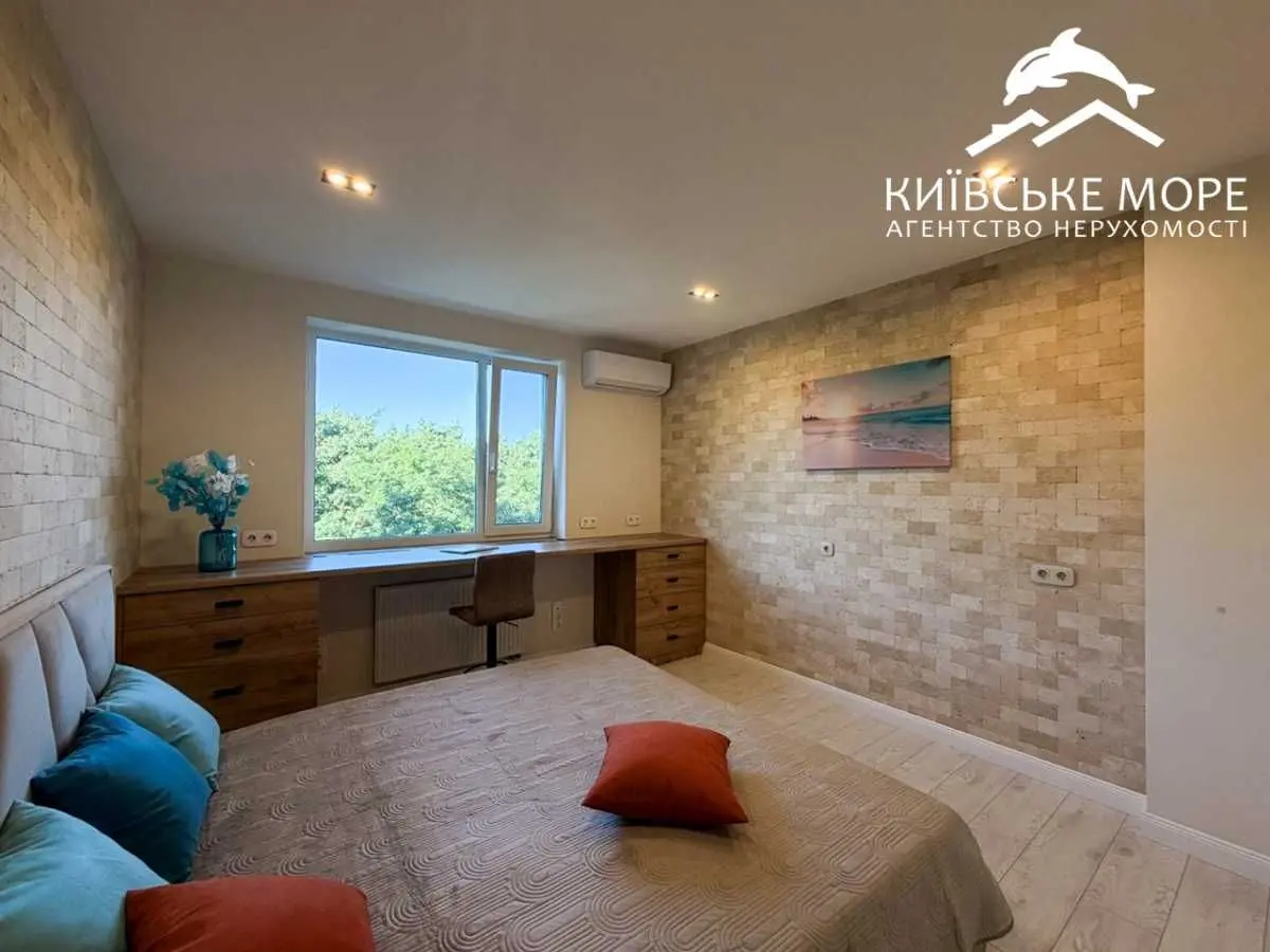 Фото Selling a 3-room apartment, 90 sq.m., Voskresenska Street 18 Kyiv, price: 200000 USD, code 6433