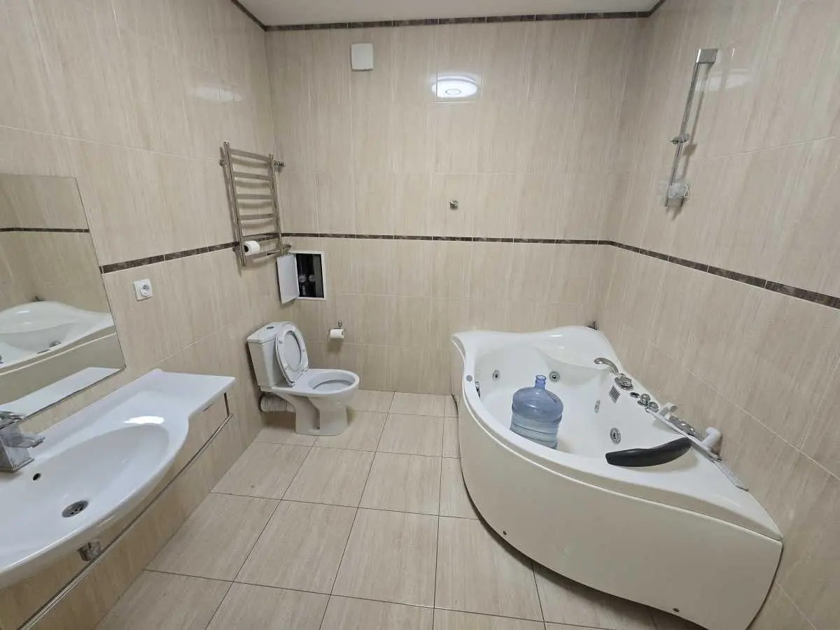 Фото Selling a 4-room apartment, 160.2 sq.m., Raisy Okipnoi Street 4 Kyiv, price: 189500 USD, code 6435