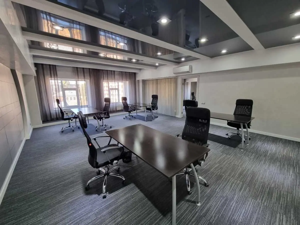 Фото Selling an office, 109 sq.m., Yaroslavska Street 56 Kyiv, price: 240000 USD, code 6436
