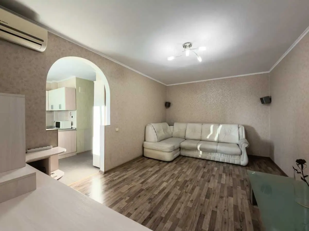 Фото Продаю 1 кімнатну квартиру, 36 кв. м, Райдужна вул. 69 Київ, ціна: 48000 USD, код 6437